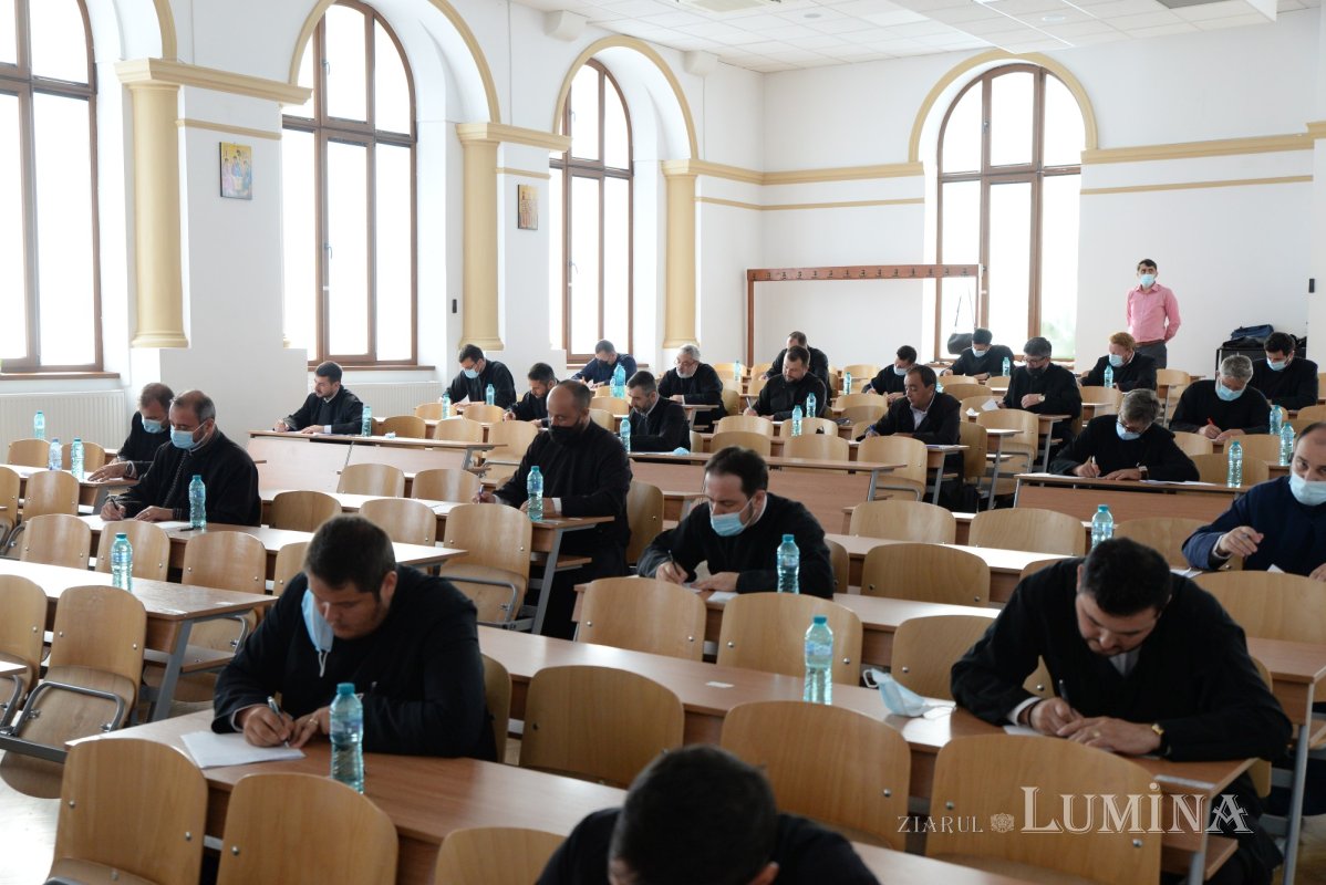Examen pentru obținerea gradelor profesionale în preoție 176993