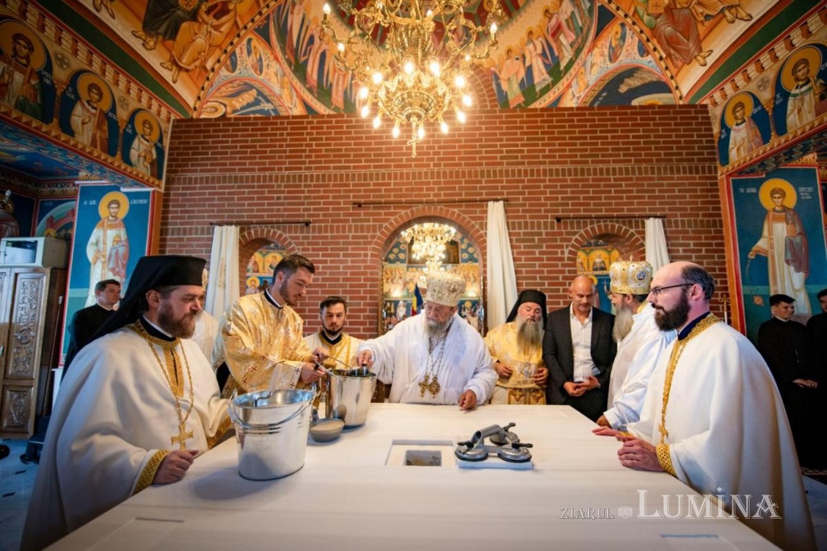 Târnosirea noului lăcaș al Mănăstirii „Hristos Pantocrator” din Alba Iulia 177434