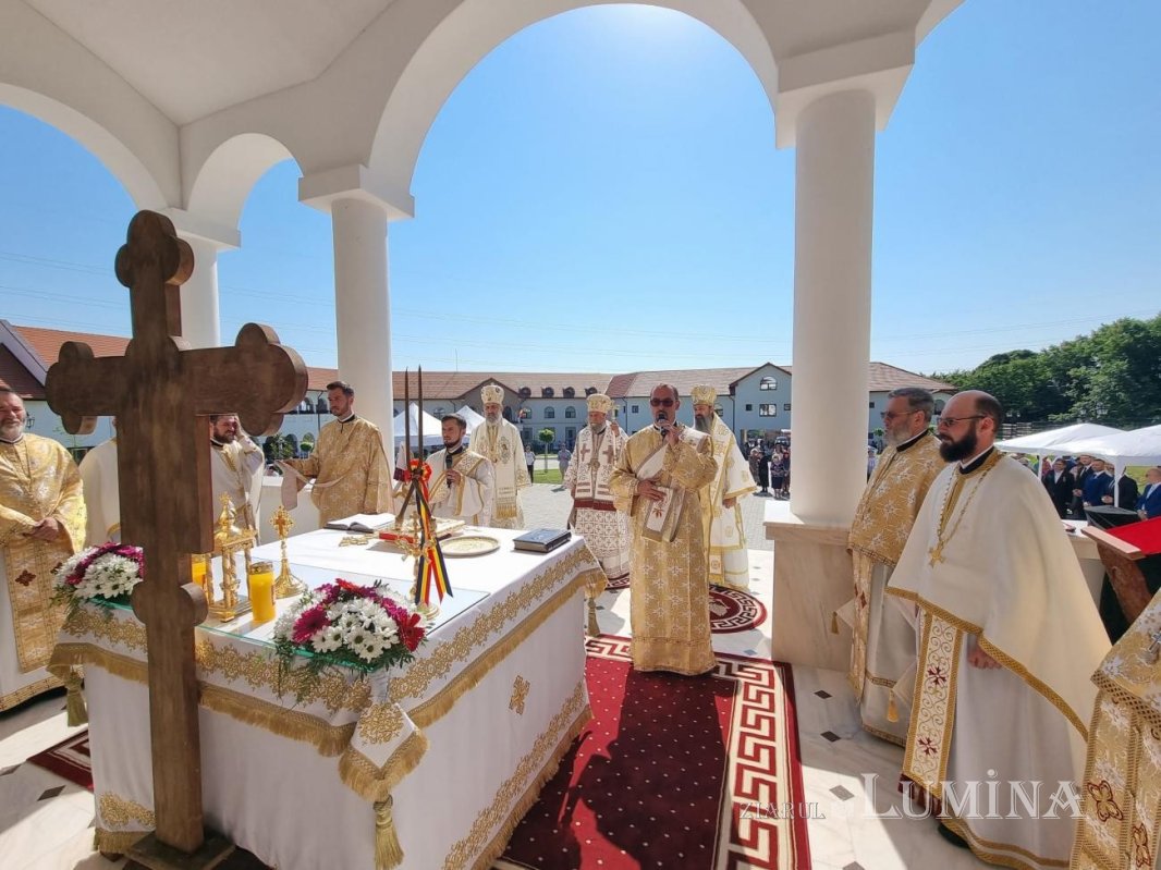 Târnosirea noului lăcaș al Mănăstirii „Hristos Pantocrator” din Alba Iulia 177439