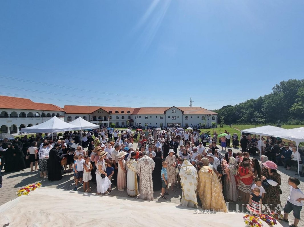 Târnosirea noului lăcaș al Mănăstirii „Hristos Pantocrator” din Alba Iulia 177443