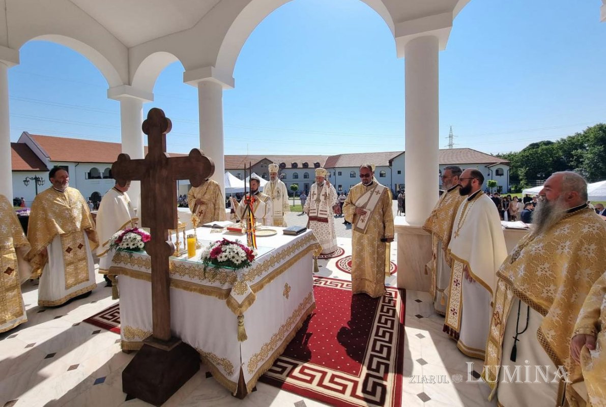 Târnosirea noului lăcaș al Mănăstirii „Hristos Pantocrator” din Alba Iulia 177482