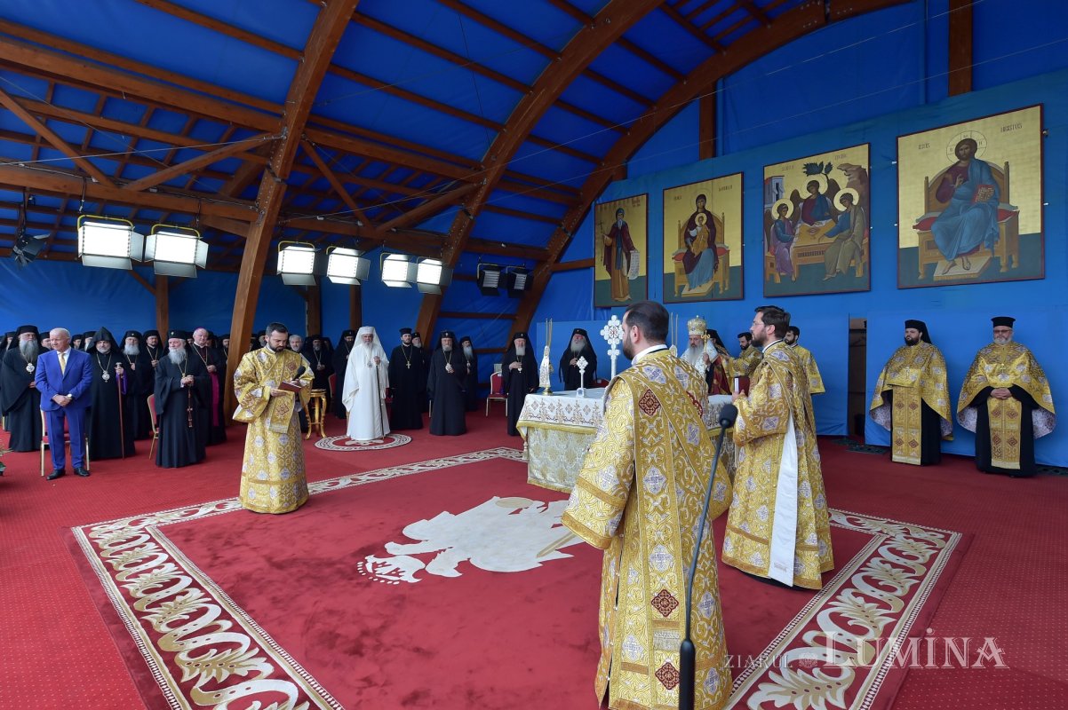 Rugăciune și mulțumire la împlinirea a 70 de ani de viață ai Patriarhului României  177926