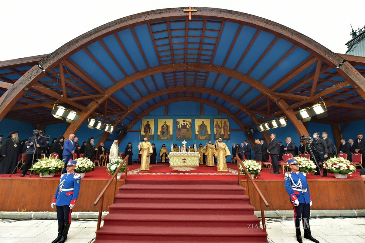 Rugăciune și mulțumire la împlinirea a 70 de ani de viață ai Patriarhului României  177934