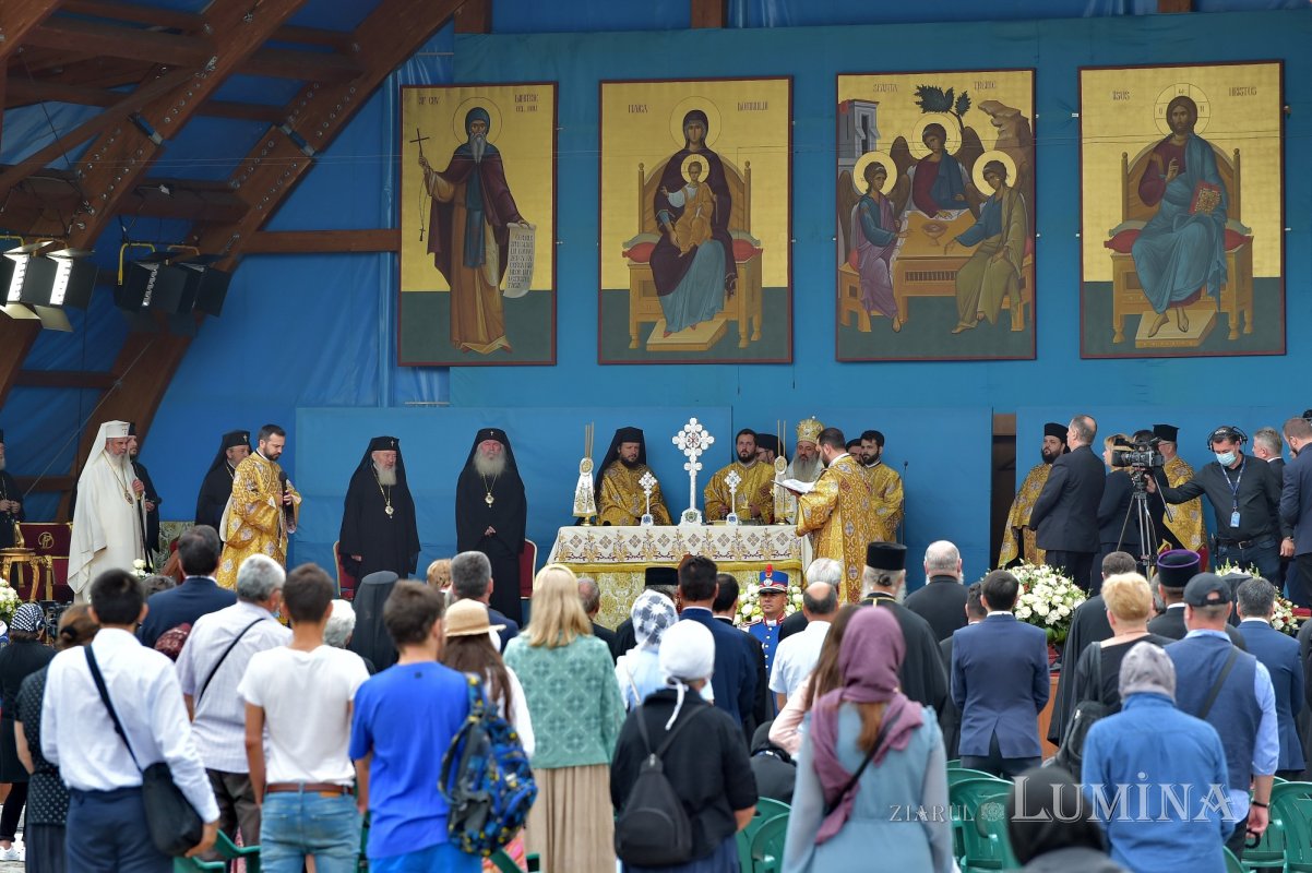 Rugăciune și mulțumire la împlinirea a 70 de ani de viață ai Patriarhului României  177937