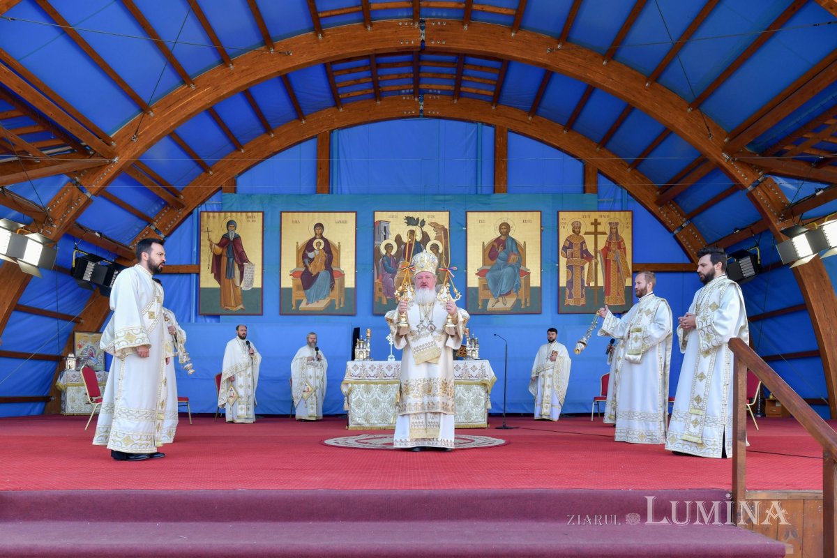 Duminica a 5-a după Rusalii la Catedrala Patriarhală 178149