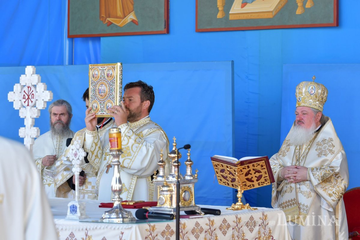 Duminica a 5-a după Rusalii la Catedrala Patriarhală 178153