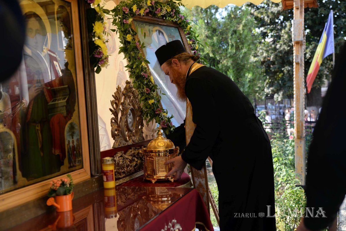 Procesiune de hram la Biserica „Sfântul Pantelimon”-Foişorul de Foc din București 178345