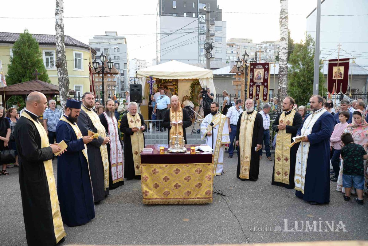Procesiune de hram la Biserica „Sfântul Pantelimon”-Foişorul de Foc din București 178353