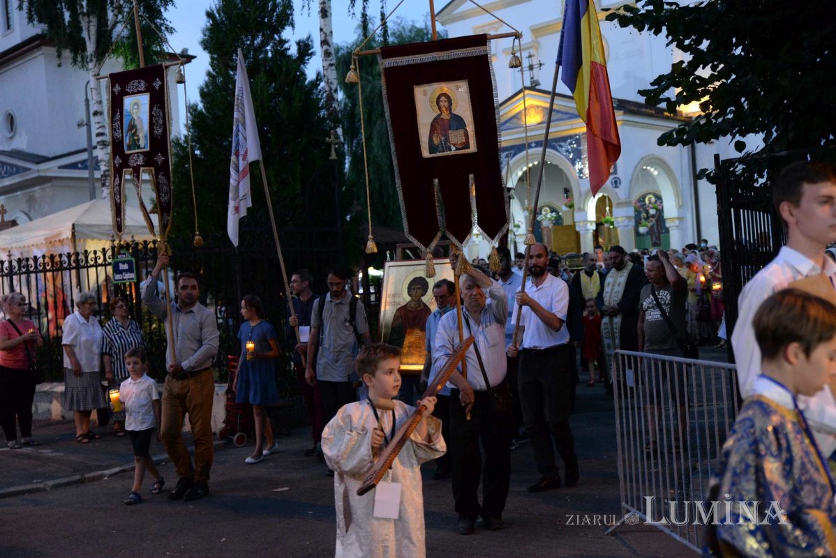 Procesiune de hram la Biserica „Sfântul Pantelimon”-Foişorul de Foc din București 178354