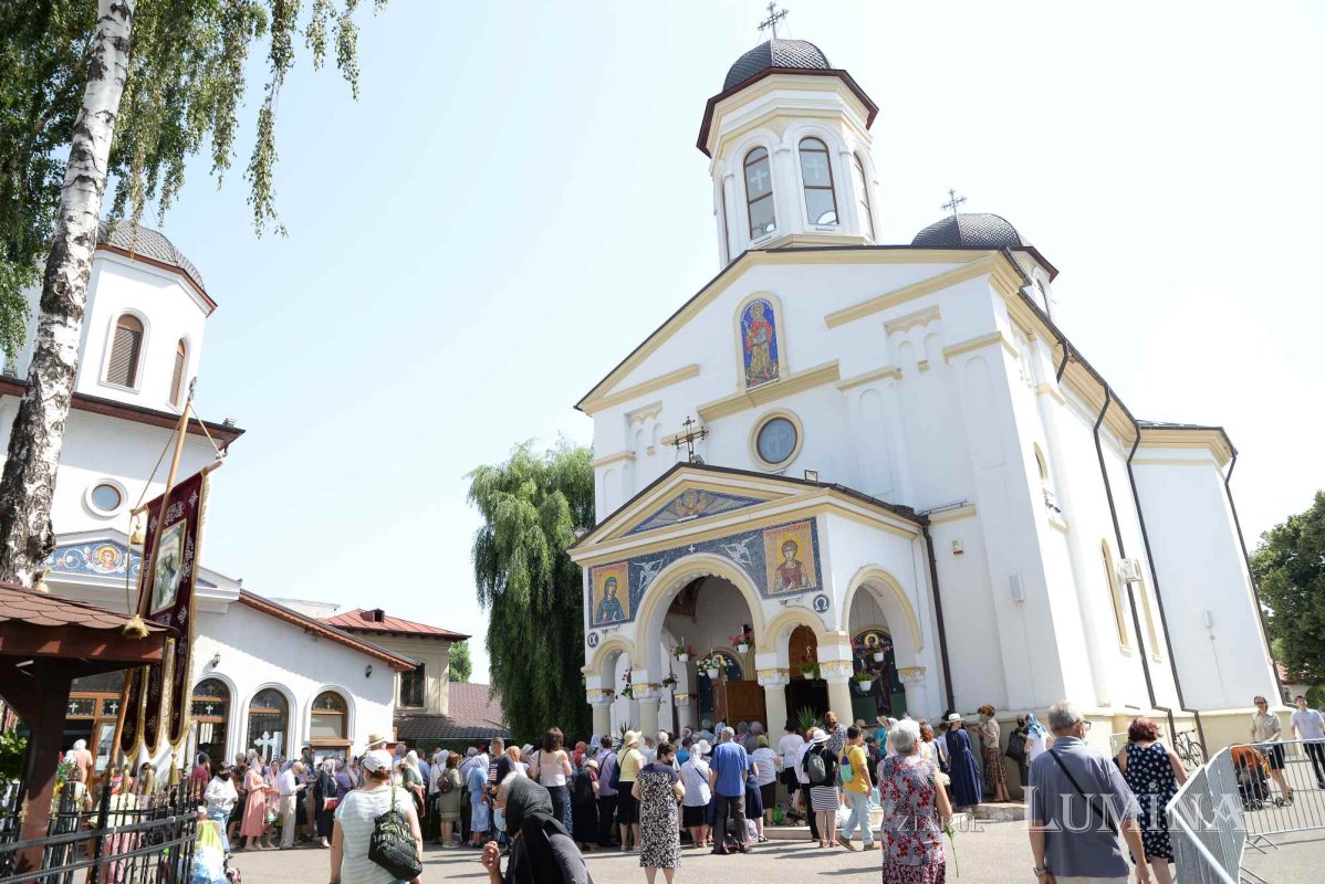 Biserica „Sfântul Pantelimon”‑Foișorul de Foc și‑a cinstit ocrotitorul 178364