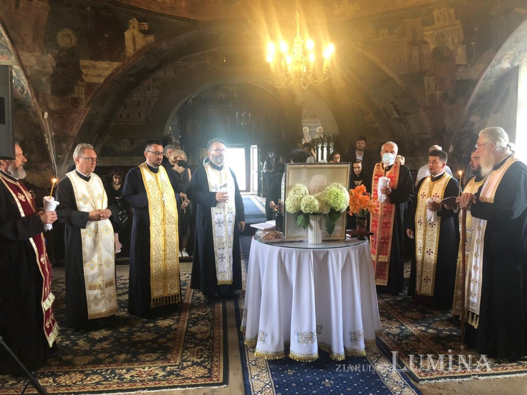 Părintele academician Mircea Păcurariu, pomenit la Sibiel 178706