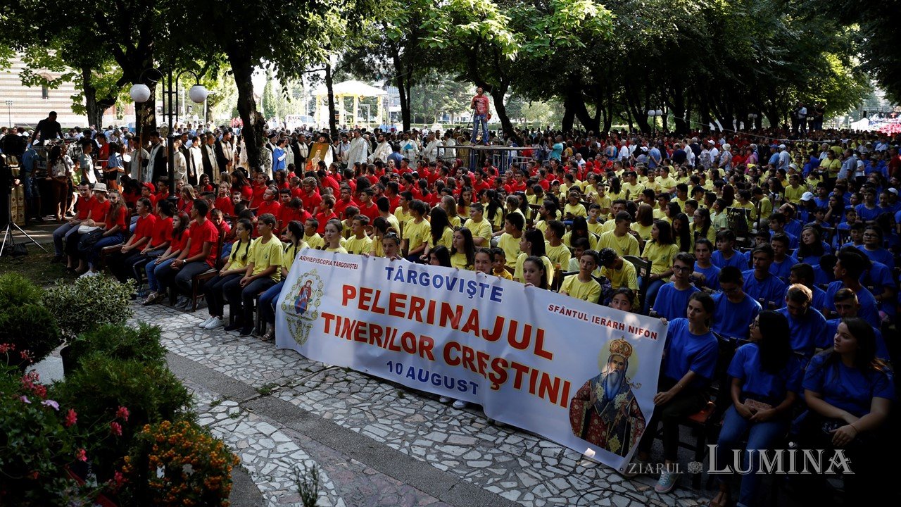 Buchet de evenimente dedicate pomenirii Sfântului Ierarh Nifon la Târgoviște  179891