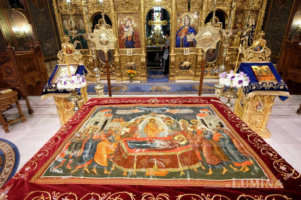 Programul slujbelor de Adormirea Maicii Domnului pe Colina Patriarhiei 180100