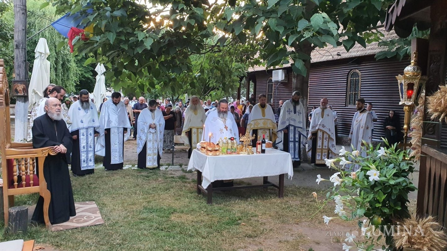 IPS Timotei și PS Ignatie la sărbătoarea ocrotitorului Facultăţii de Teologie din Arad 180174