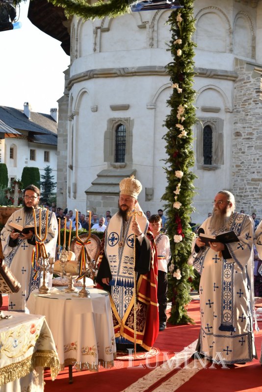 Comuniune și rugăciune la începutul „Serbării de la Putna - 150” 180419