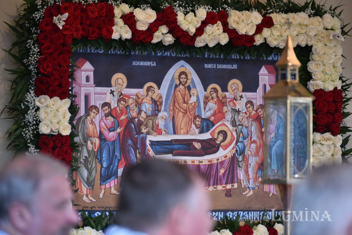 Comuniune și rugăciune la începutul „Serbării de la Putna - 150” 180427