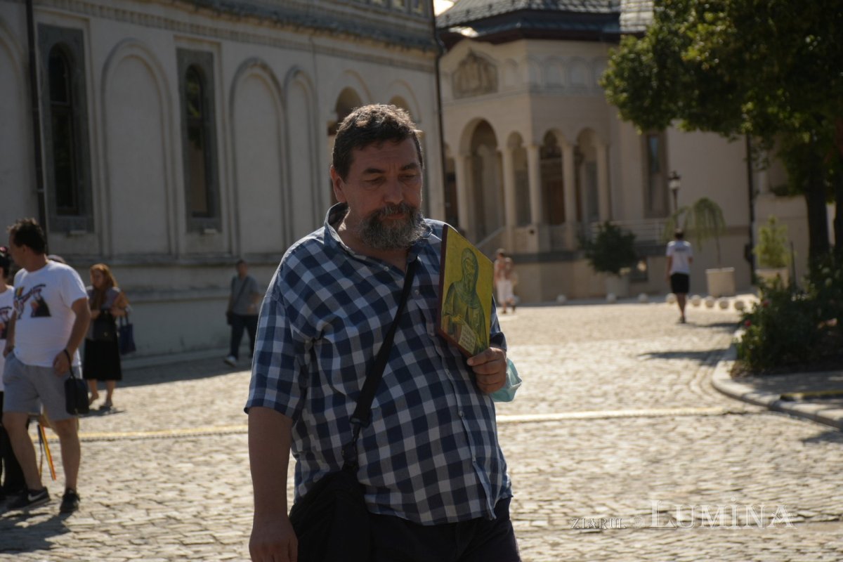 Prohodul Maicii Domnului la Catedrala Patriarhală 180305