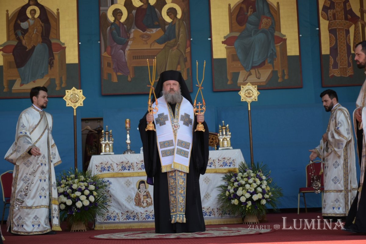 Prohodul Maicii Domnului la Catedrala Patriarhală 180330