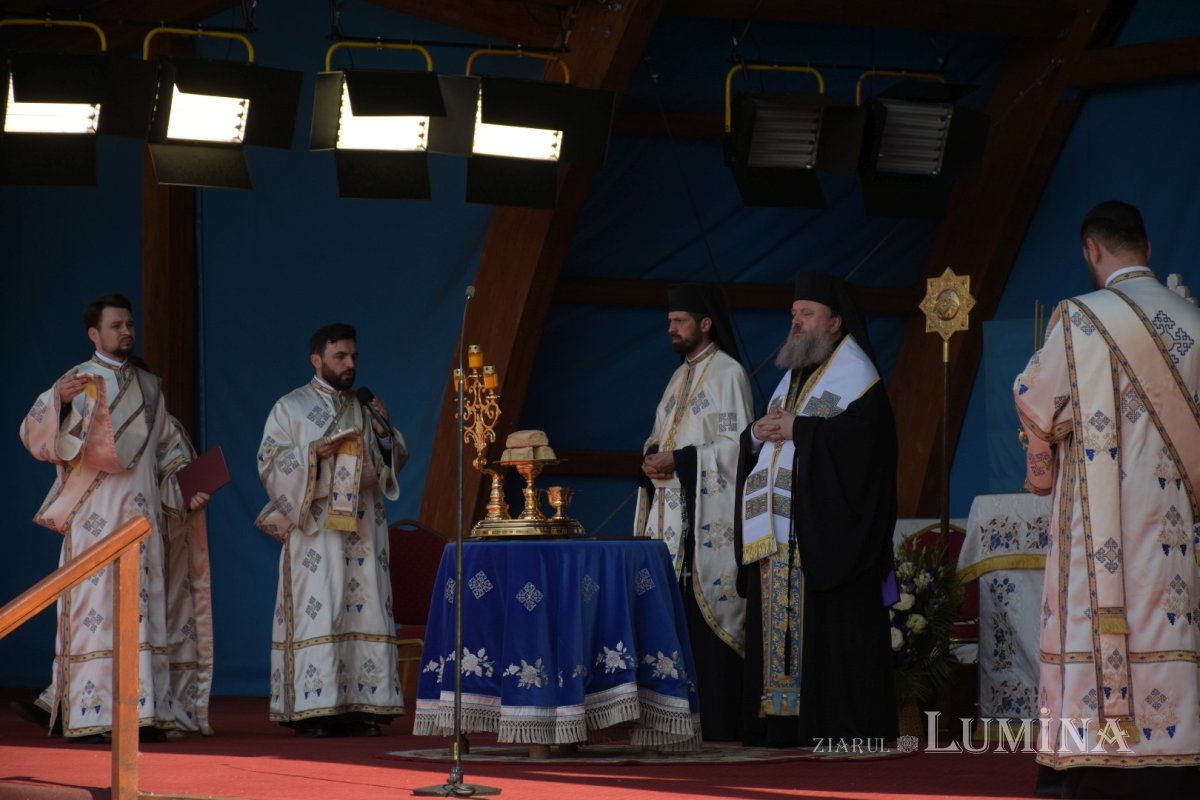 Prohodul Maicii Domnului la Catedrala Patriarhală 180332
