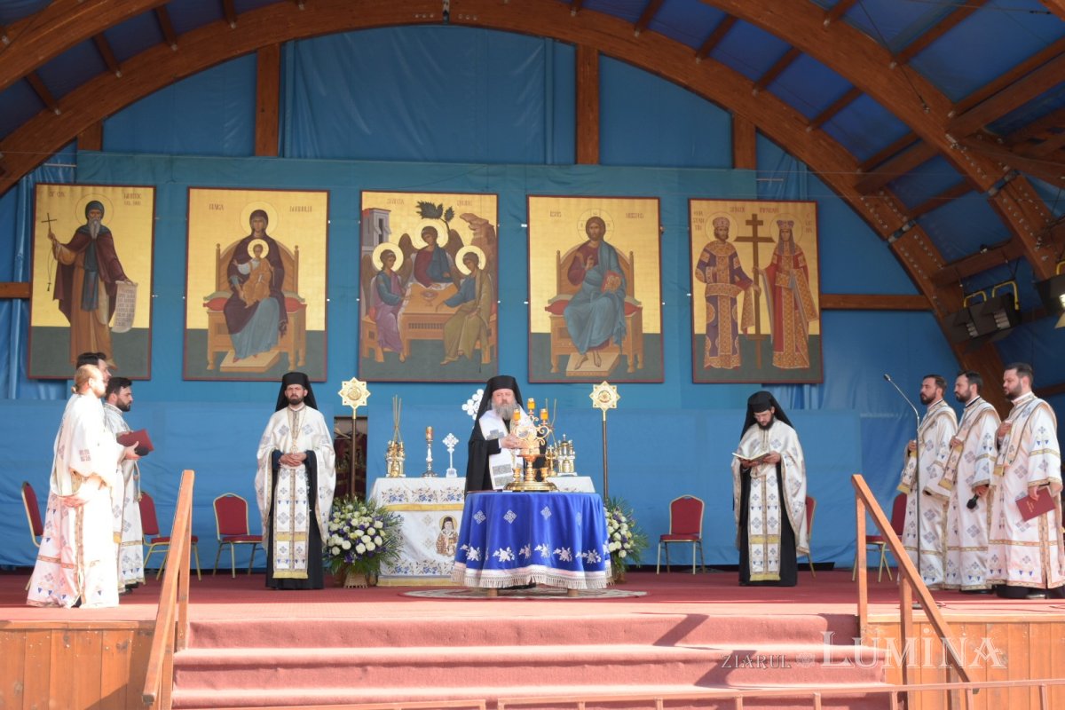 Prohodul Maicii Domnului la Catedrala Patriarhală 180333