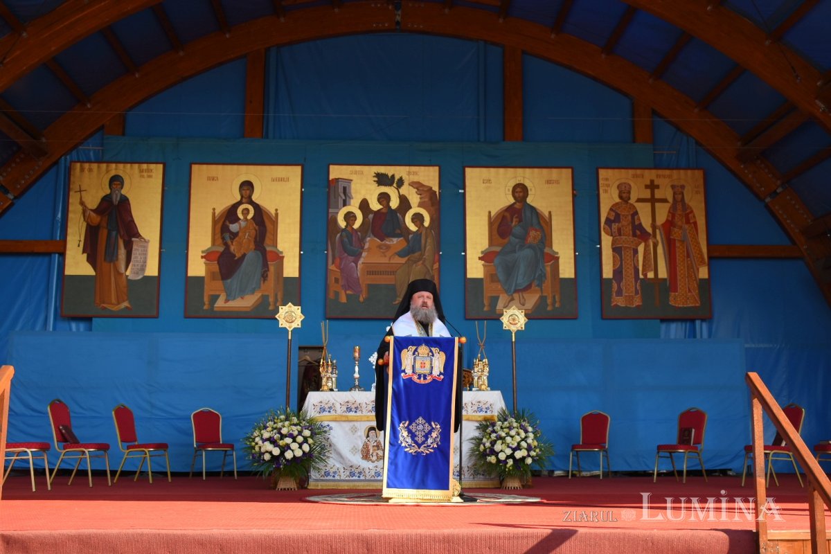 Prohodul Maicii Domnului la Catedrala Patriarhală 180341