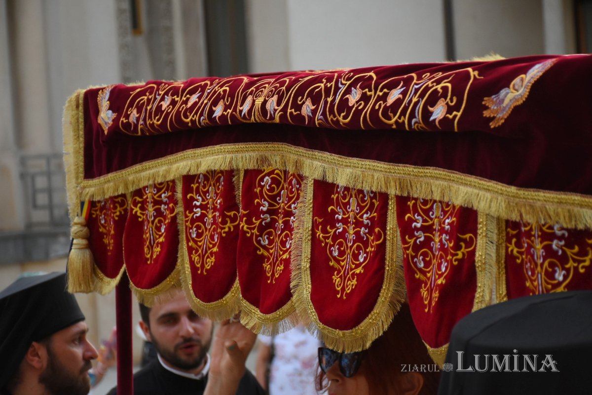 Prohodul Maicii Domnului la Catedrala Patriarhală 180356