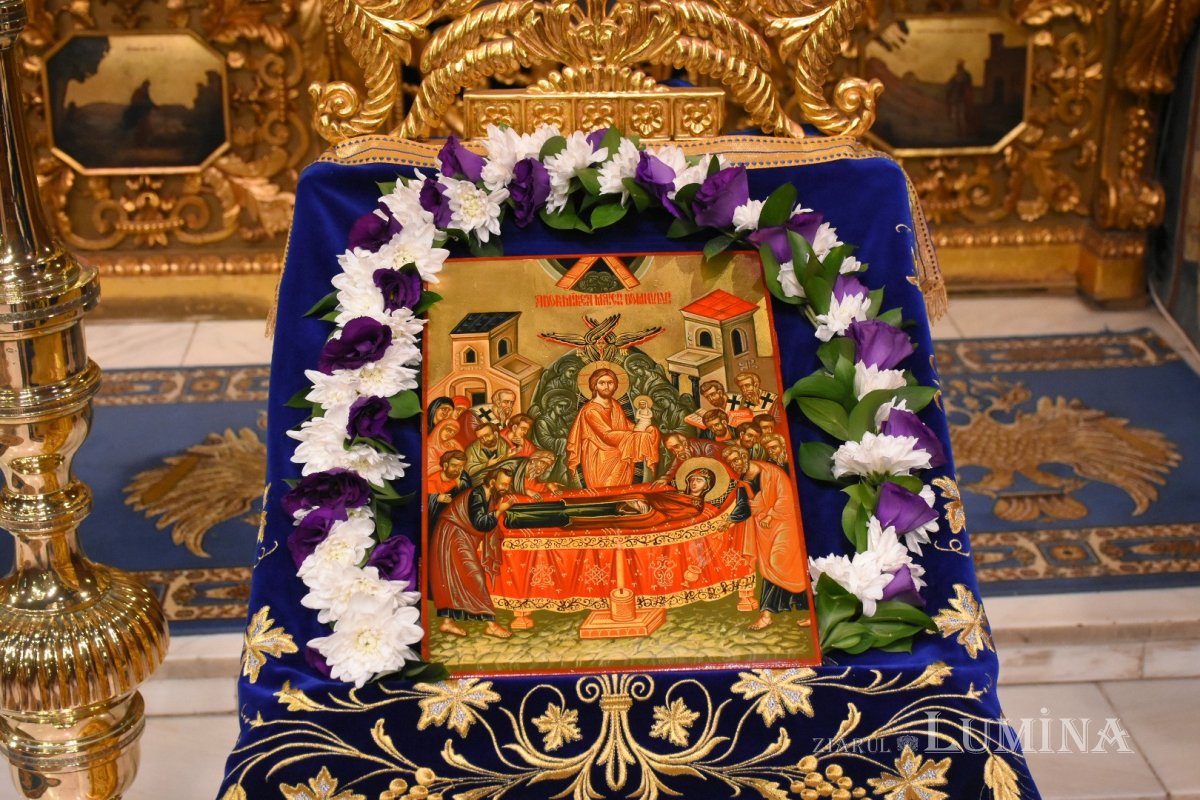 Prohodul Maicii Domnului la Catedrala Patriarhală 180361