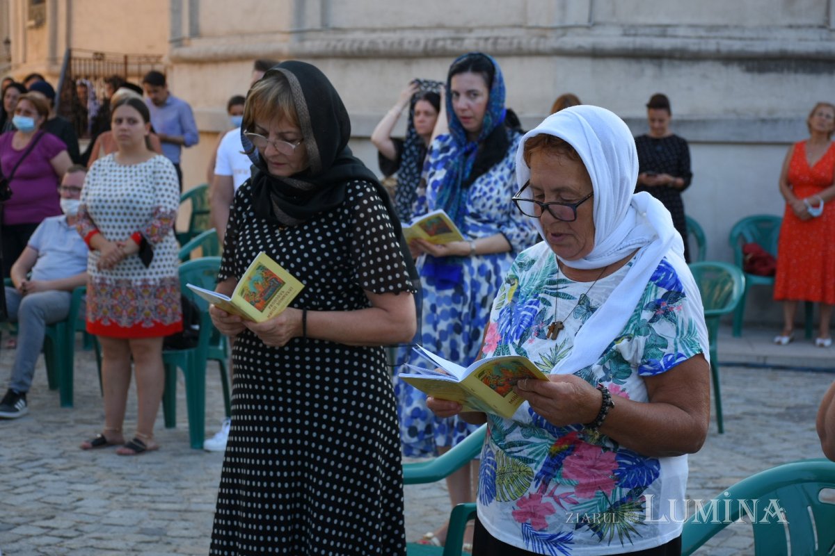 Prohodul Maicii Domnului la Catedrala Patriarhală 180368