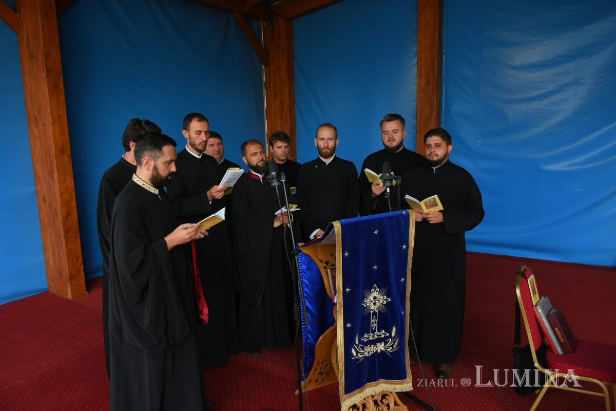 Prohodul Maicii Domnului la Catedrala Patriarhală 180370