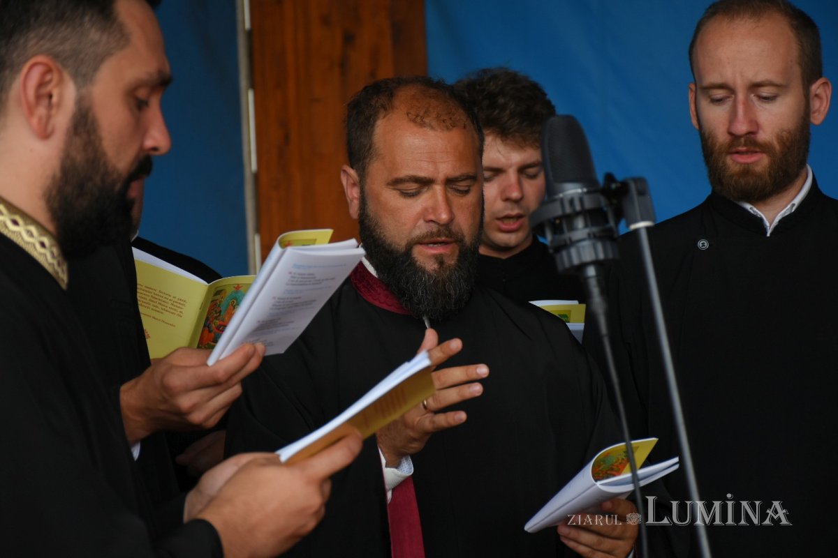 Prohodul Maicii Domnului la Catedrala Patriarhală 180371