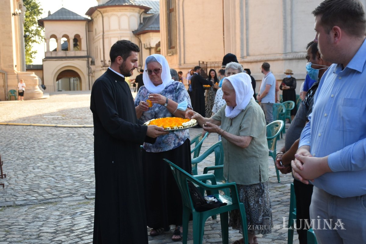 Prohodul Maicii Domnului la Catedrala Patriarhală 180373