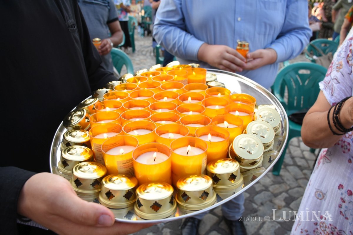Prohodul Maicii Domnului la Catedrala Patriarhală 180375