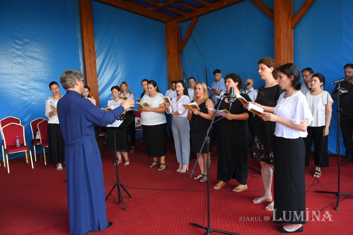 Prohodul Maicii Domnului la Catedrala Patriarhală 180377