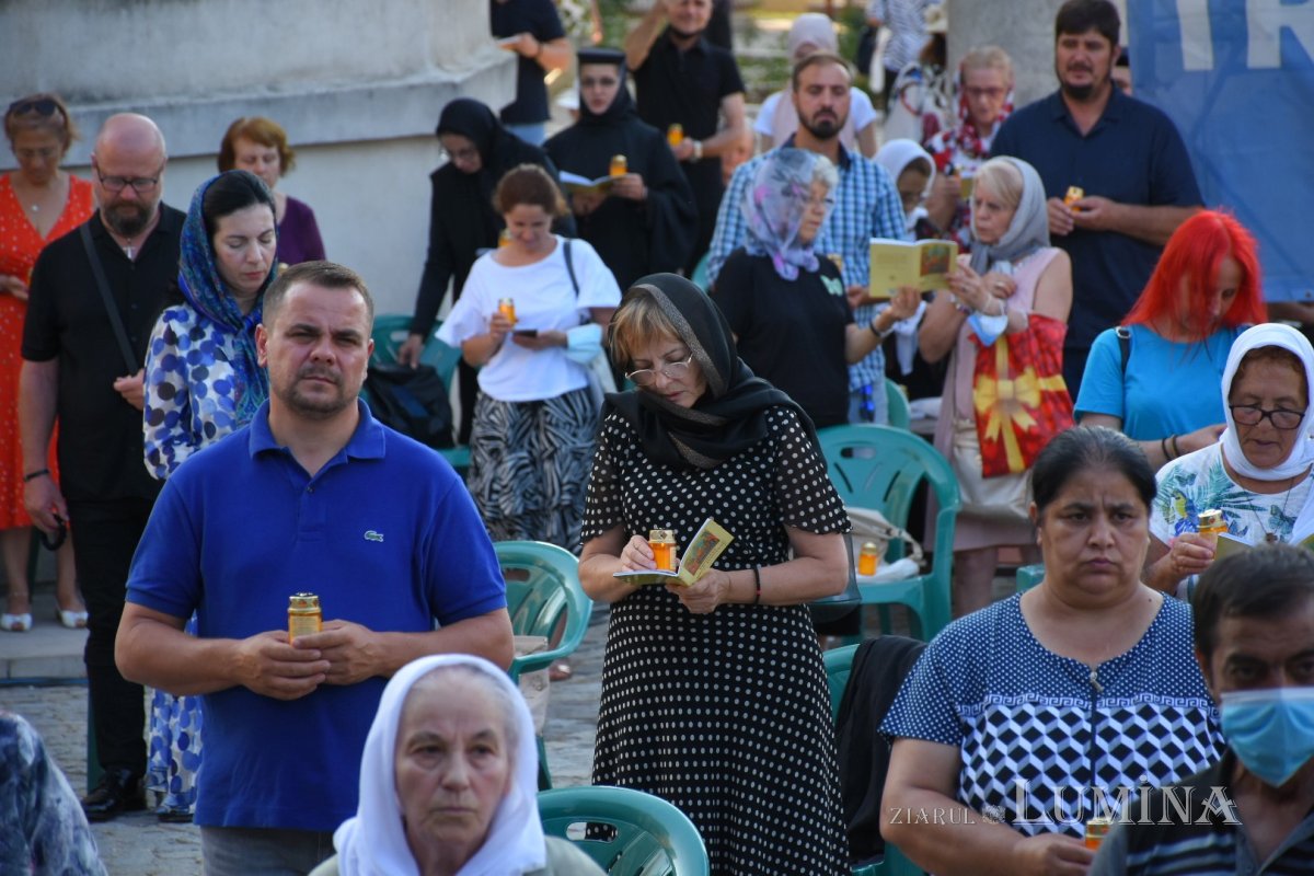 Prohodul Maicii Domnului la Catedrala Patriarhală 180380