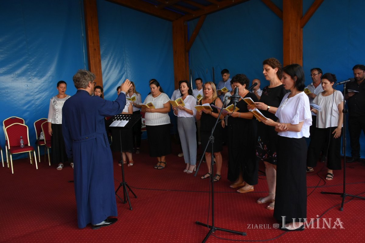 Prohodul Maicii Domnului la Catedrala Patriarhală 180381