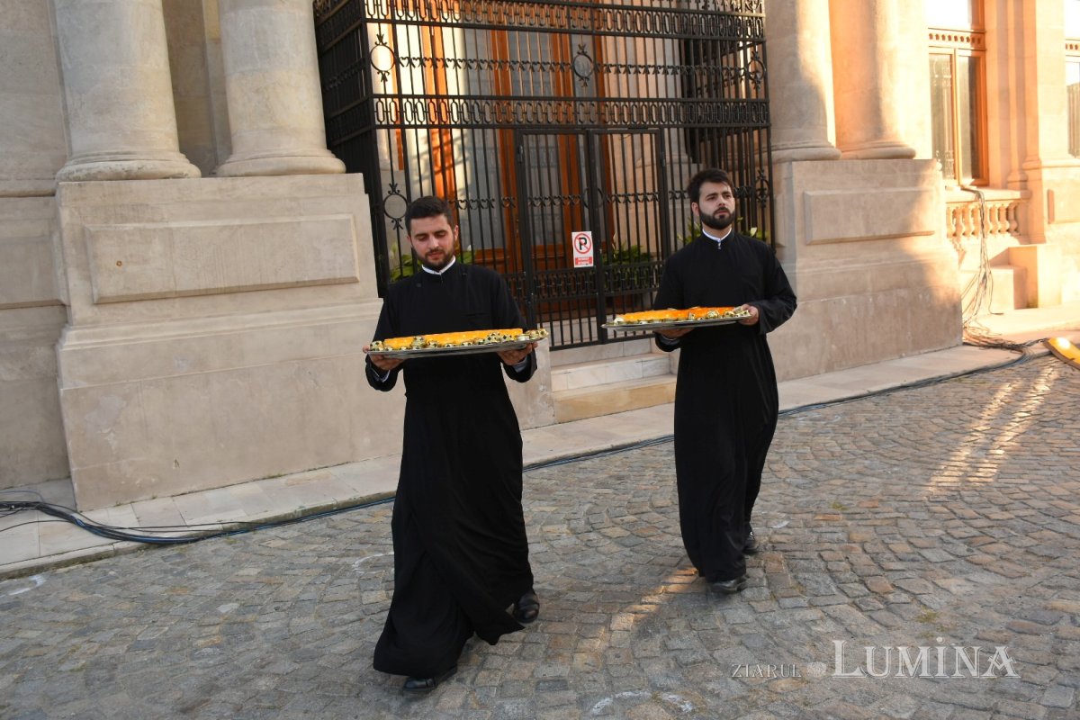 Prohodul Maicii Domnului la Catedrala Patriarhală 180383