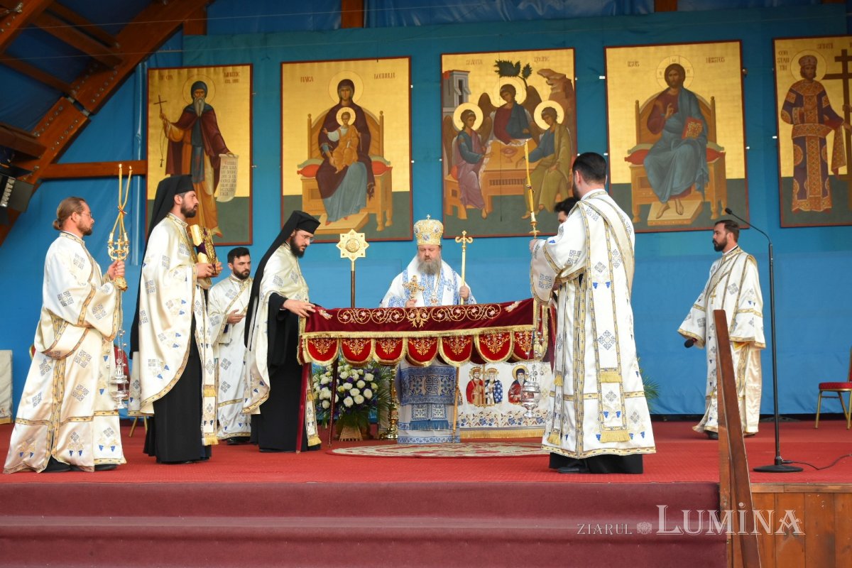 Prohodul Maicii Domnului la Catedrala Patriarhală 180386