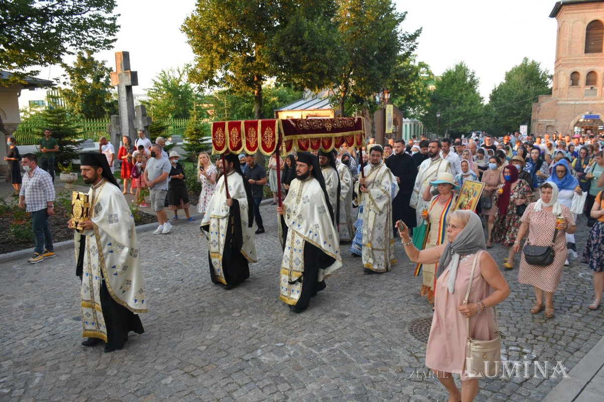 Prohodul Maicii Domnului la Catedrala Patriarhală 180401