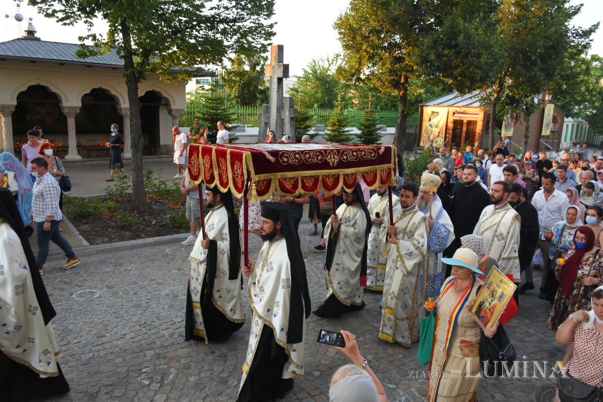 Prohodul Maicii Domnului la Catedrala Patriarhală 180402