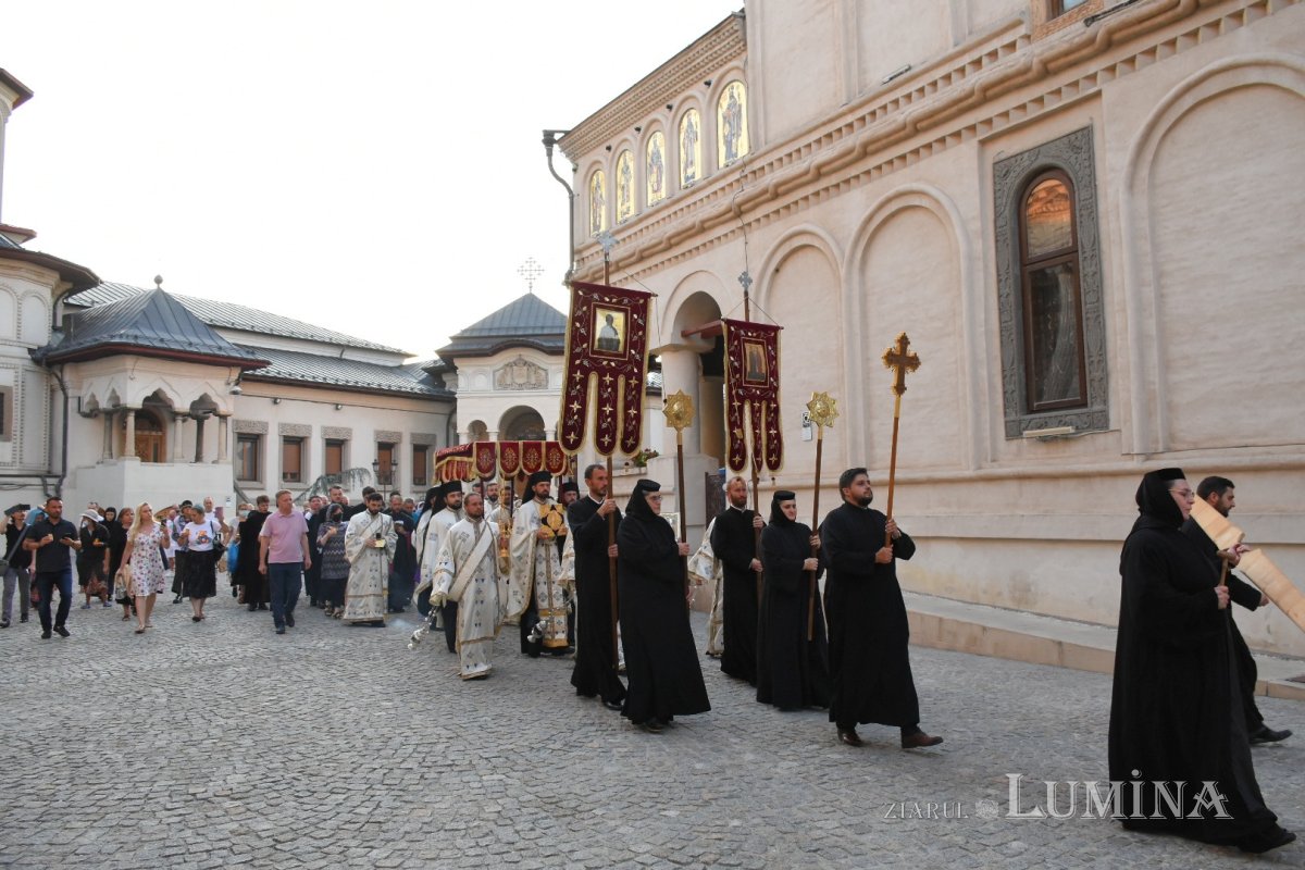 Prohodul Maicii Domnului la Catedrala Patriarhală 180407