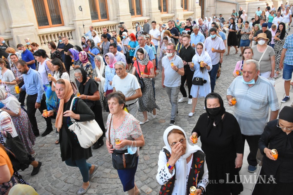 Prohodul Maicii Domnului la Catedrala Patriarhală 180412