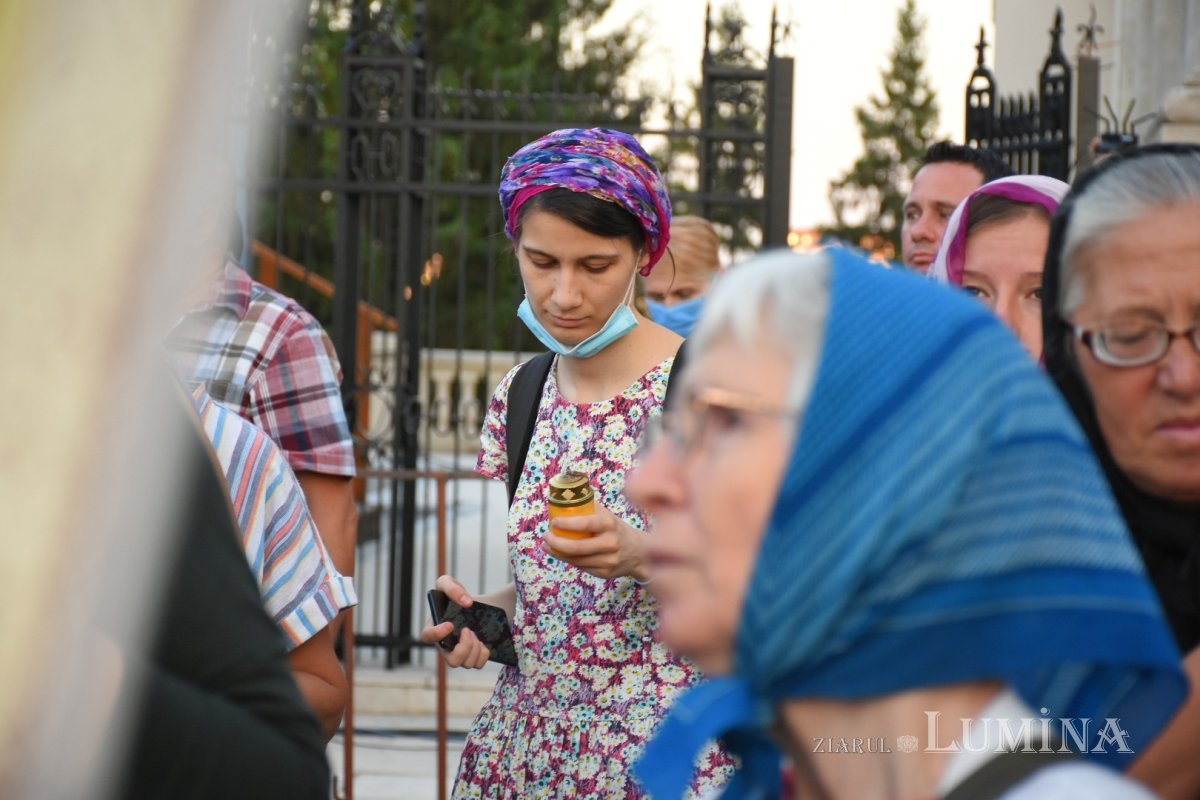 Prohodul Maicii Domnului la Catedrala Patriarhală 180413