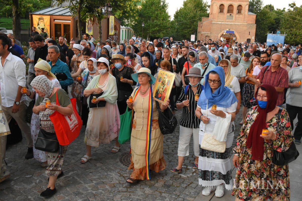 Prohodul Maicii Domnului la Catedrala Patriarhală 180417