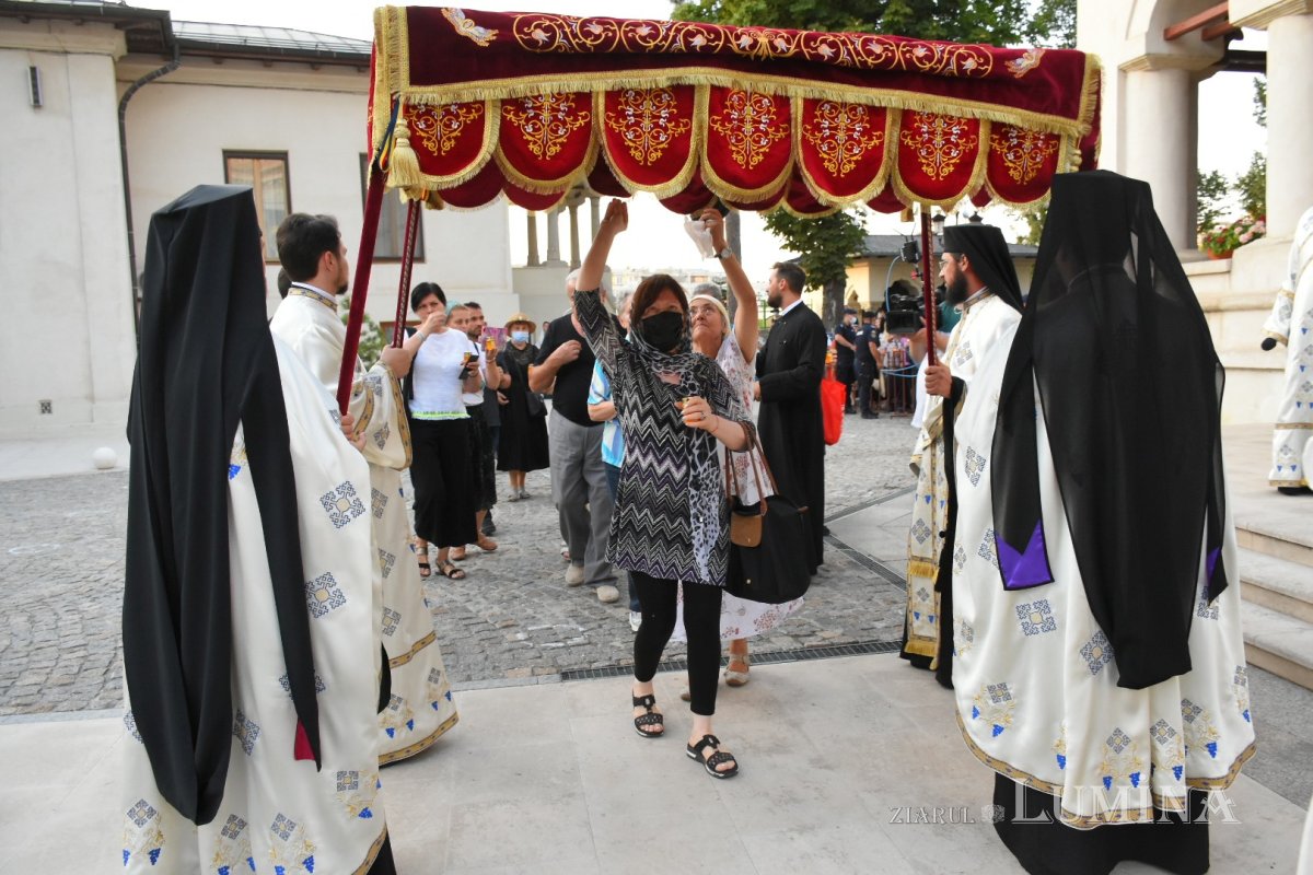 Prohodul Maicii Domnului la Catedrala Patriarhală 180418