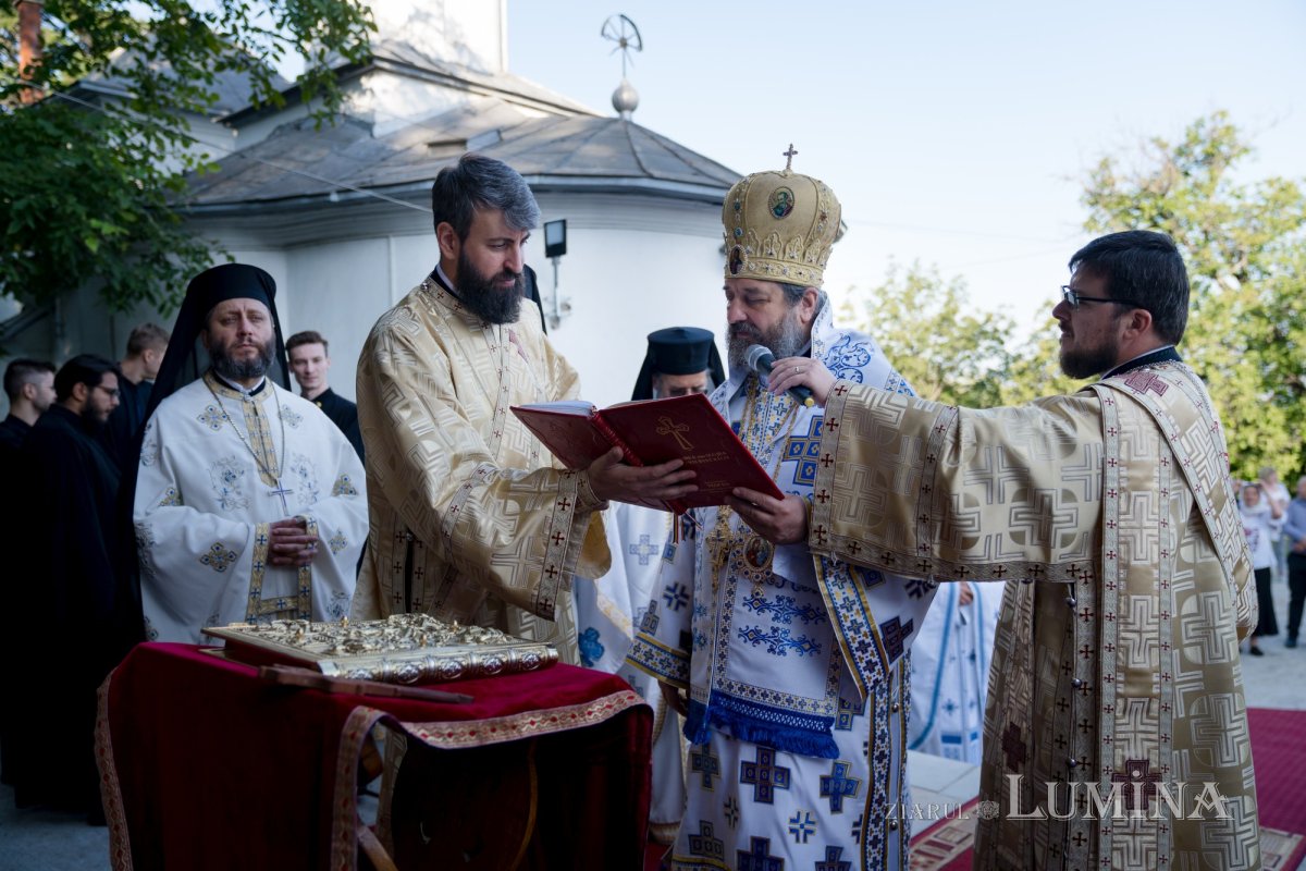 Sfințirea Altarului de vară al Mănăstirii Piatra Sfântă din Iași 180237