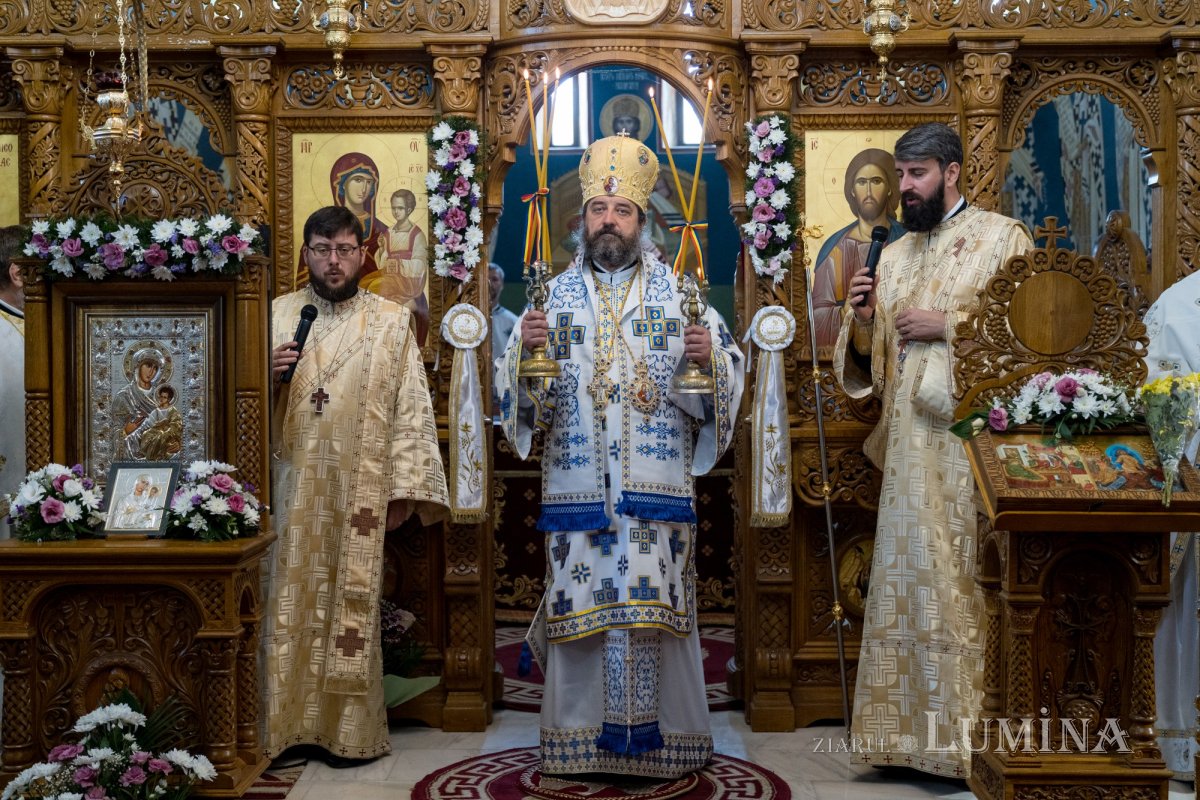 Sfințirea Altarului de vară al Mănăstirii Piatra Sfântă din Iași 180257