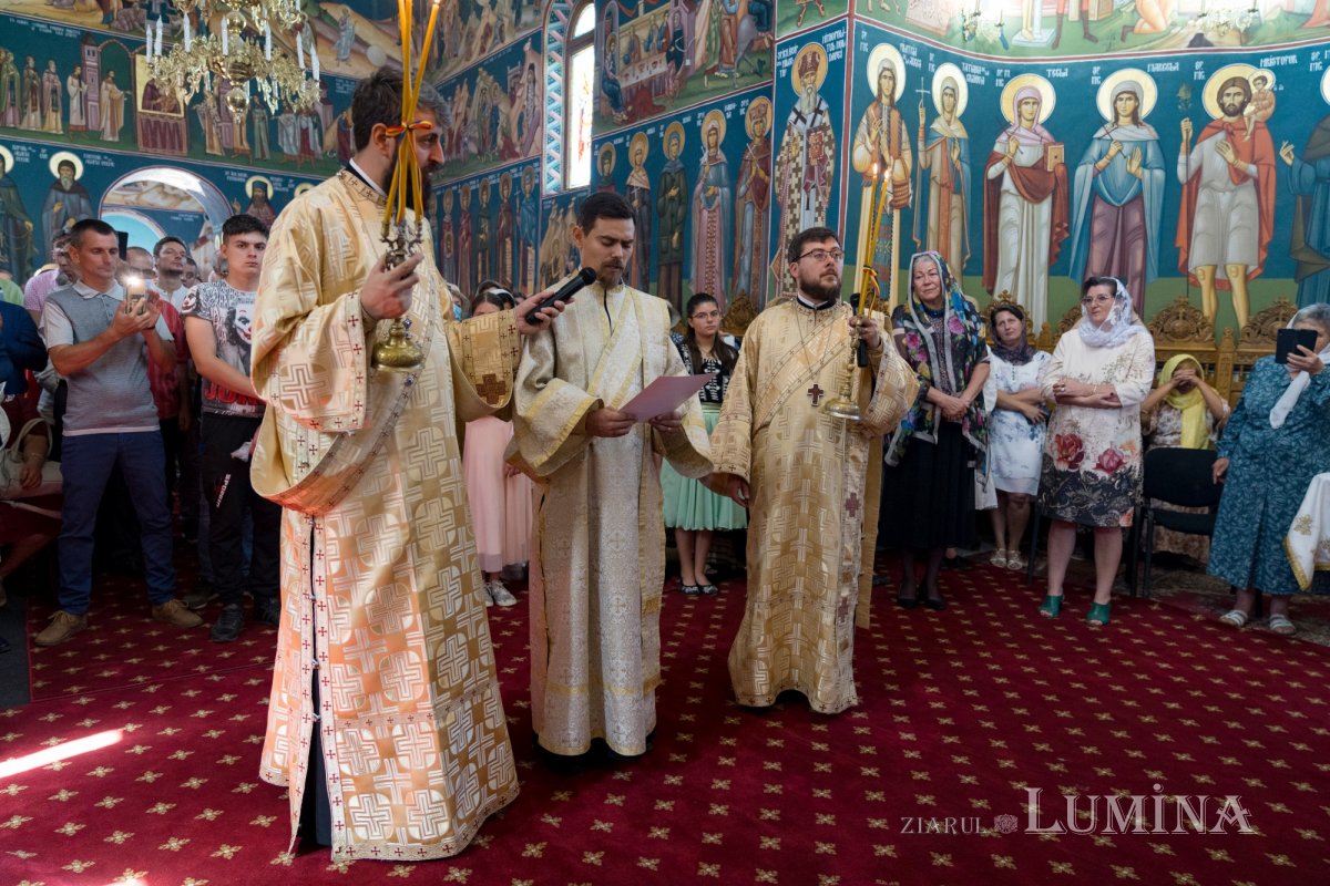 Sfințirea Altarului de vară al Mănăstirii Piatra Sfântă din Iași 180258