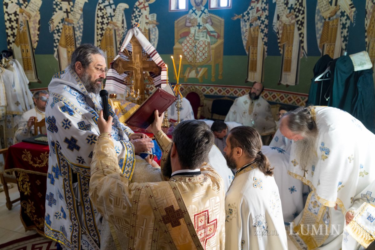 Sfințirea Altarului de vară al Mănăstirii Piatra Sfântă din Iași 180261