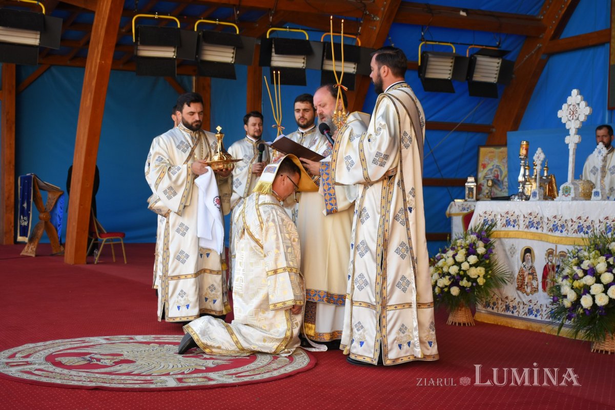 Preacinstirea Maicii Domnului pe Colina Bucuriei la sărbătoarea Adormirii sale 180467