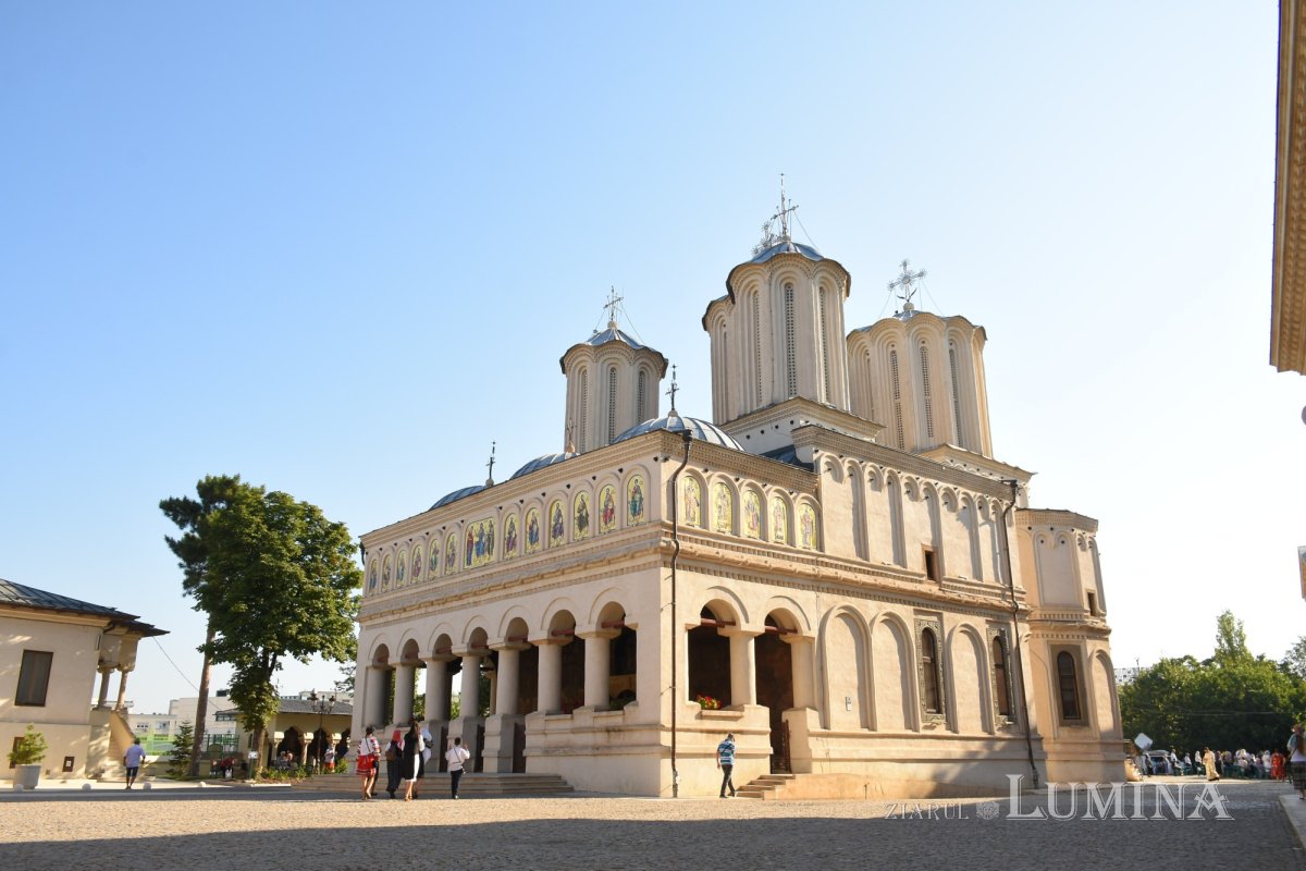 Preacinstirea Maicii Domnului pe Colina Bucuriei la sărbătoarea Adormirii sale 180472